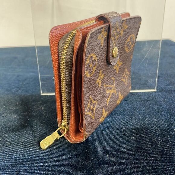 Louis Vuiton Compact Zippe Wallet - Picture 2 of 7